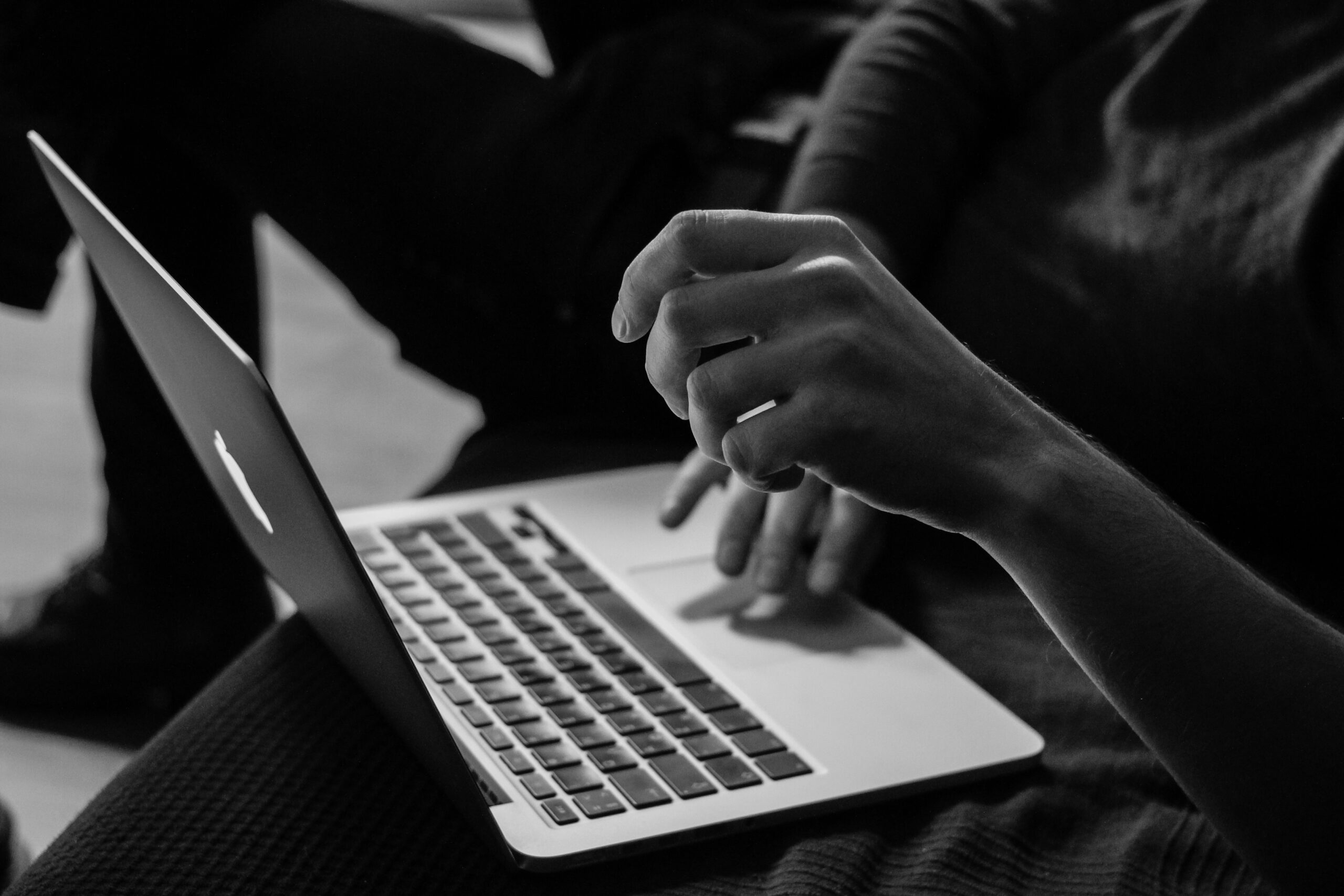 Menguasai SEO di Era Digital Cara Meningkatkan Traffic Website Secara Konsisten